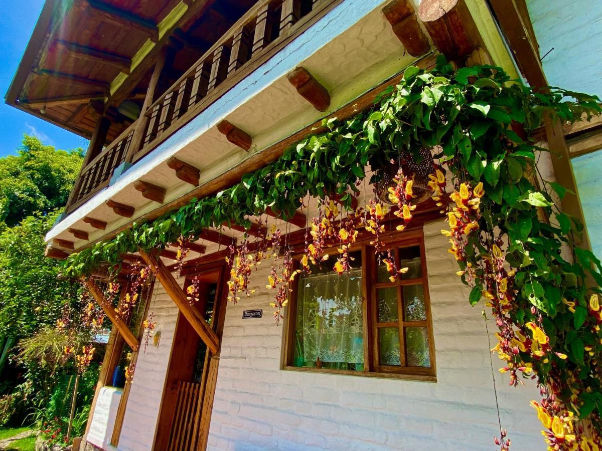 Bed and Breakfast Casa Magnolia Cumbayá Esterno foto